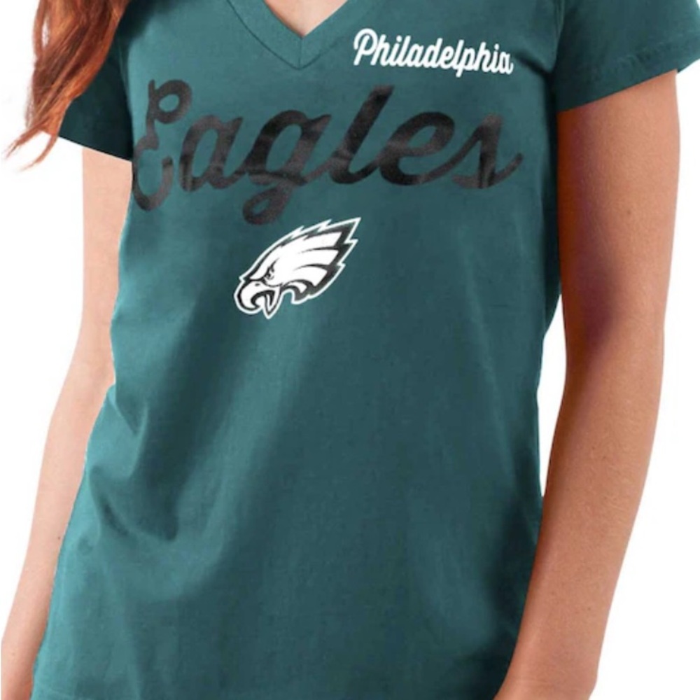 Philadelphia Eagles V-Neck T-Shirt | NFL Team Apparel | Women’s M | Pre-Owned